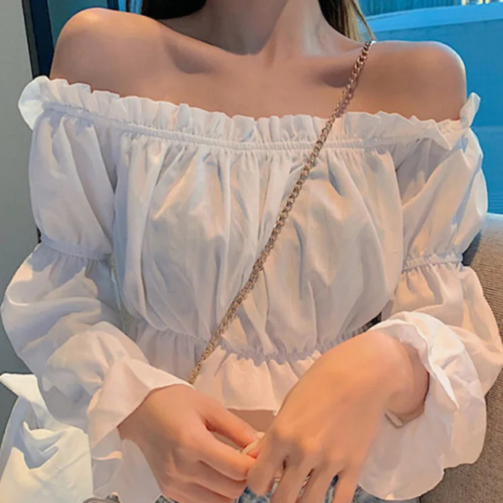 Lisa – Off-the-Shoulder Blouse with Ruffles