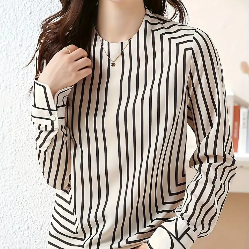 Marta – Elegant blouse for a sophisticated look