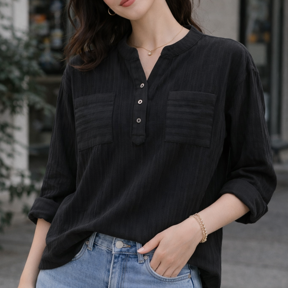 Terese – Classic blouse with an elegant and natural style