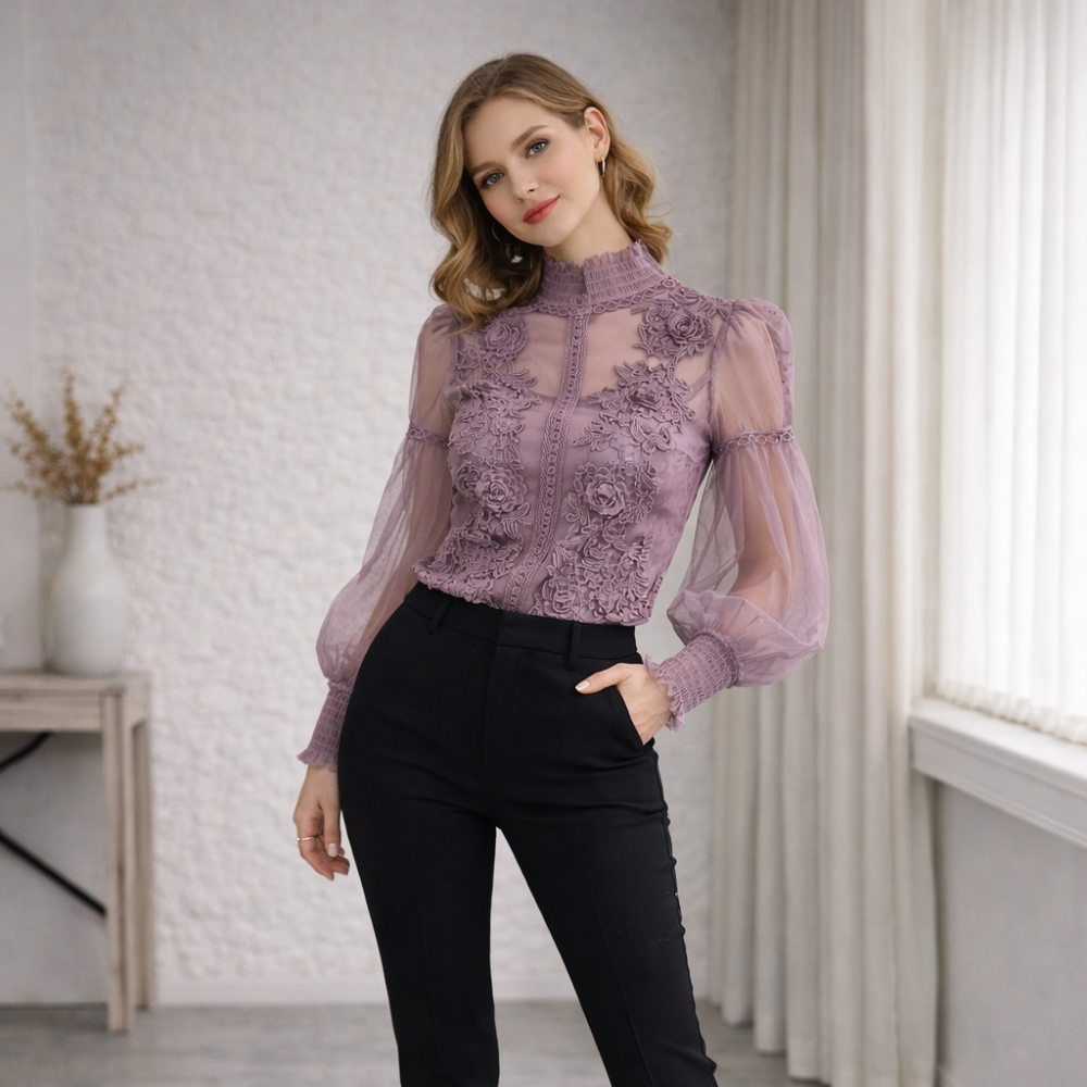 Julia – Elegant blouse with a sophisticated finish