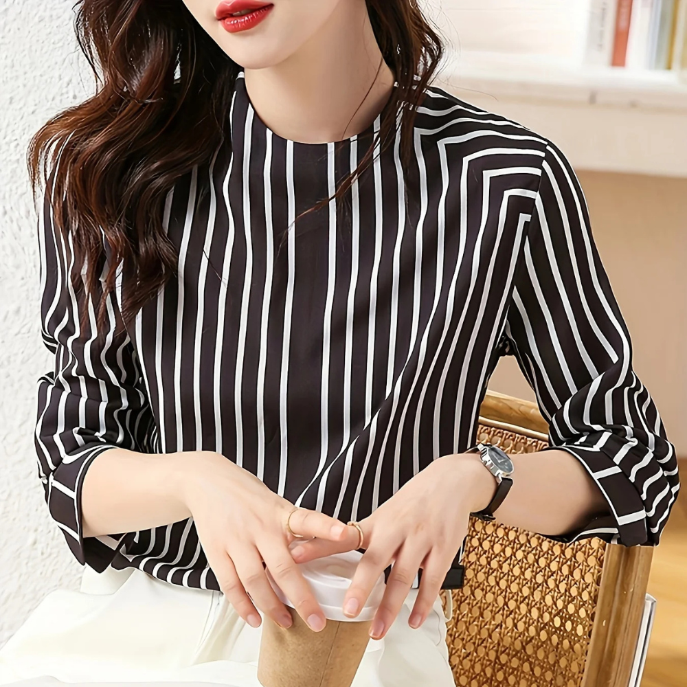 Marta – Elegant blouse for a sophisticated look