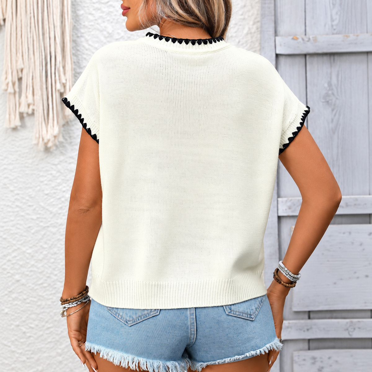 Lady - short-sleeved crochet knit sweater