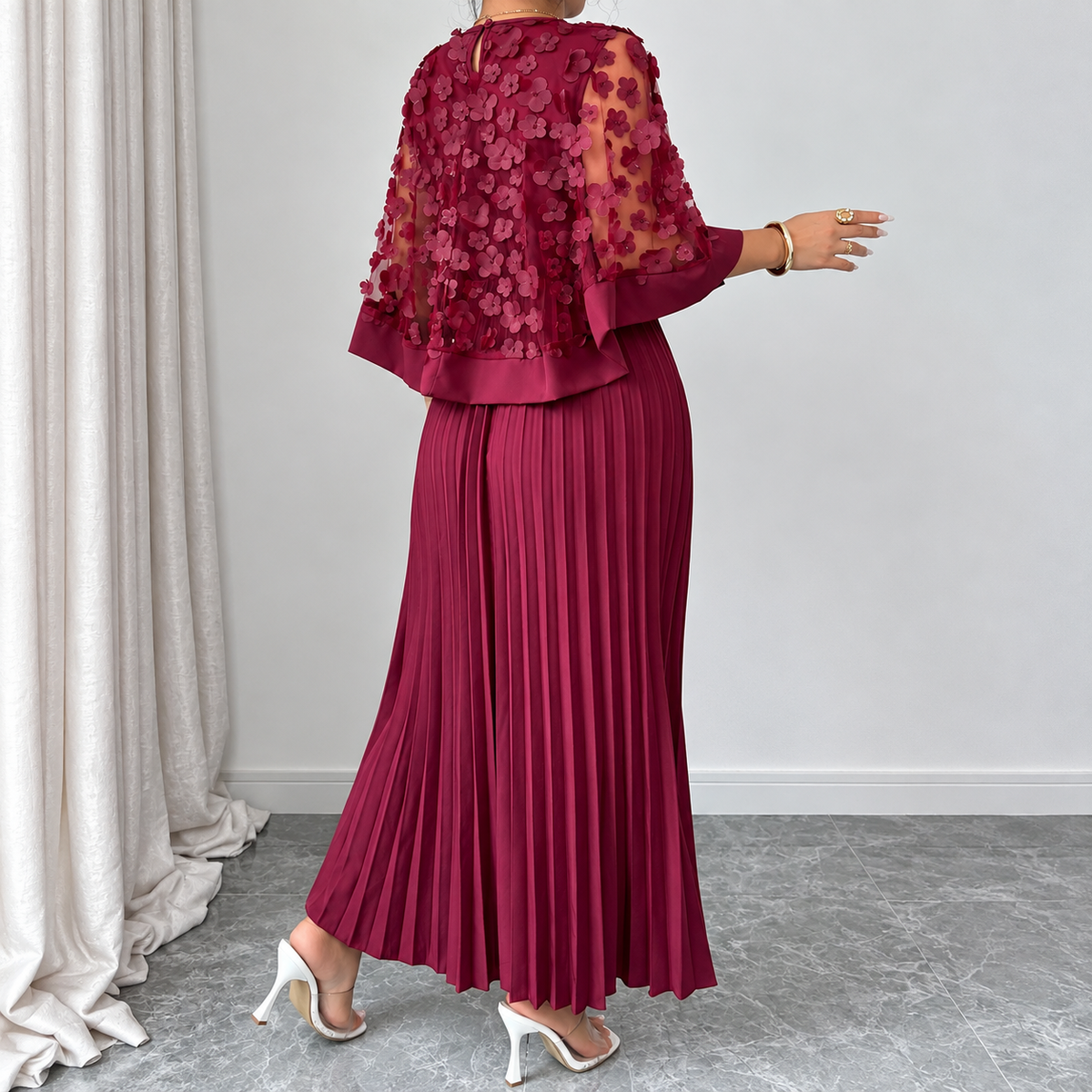 Galia - polyester dress with mesh cape
